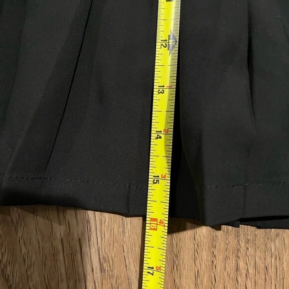 Women’s Pleated Mini Skirts with Soft Shorts Underneath - Picture 4 of 6